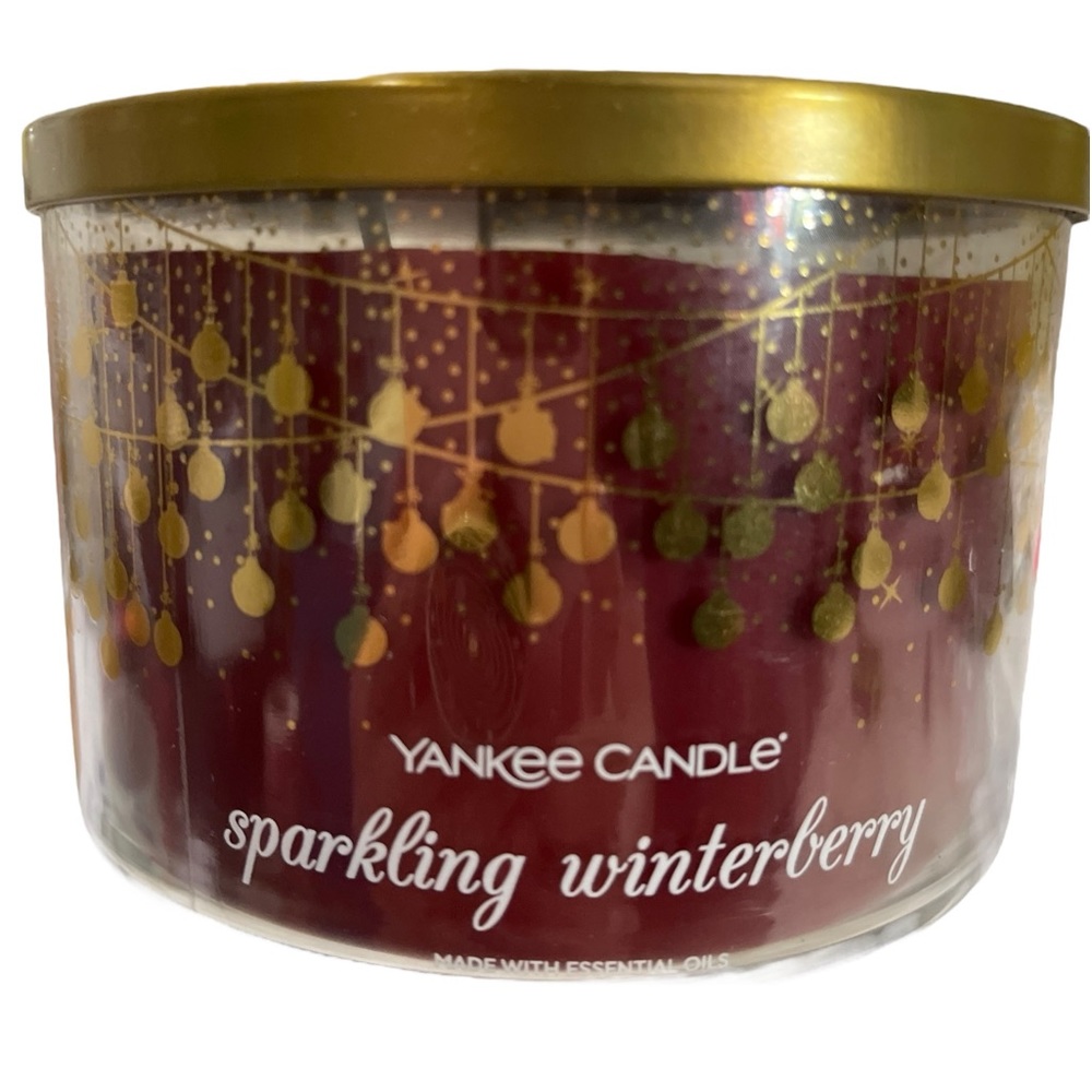 Yankee Candle Sparkling Winterberry 18oz 30-50 Hour Burn Time Brand NEW
